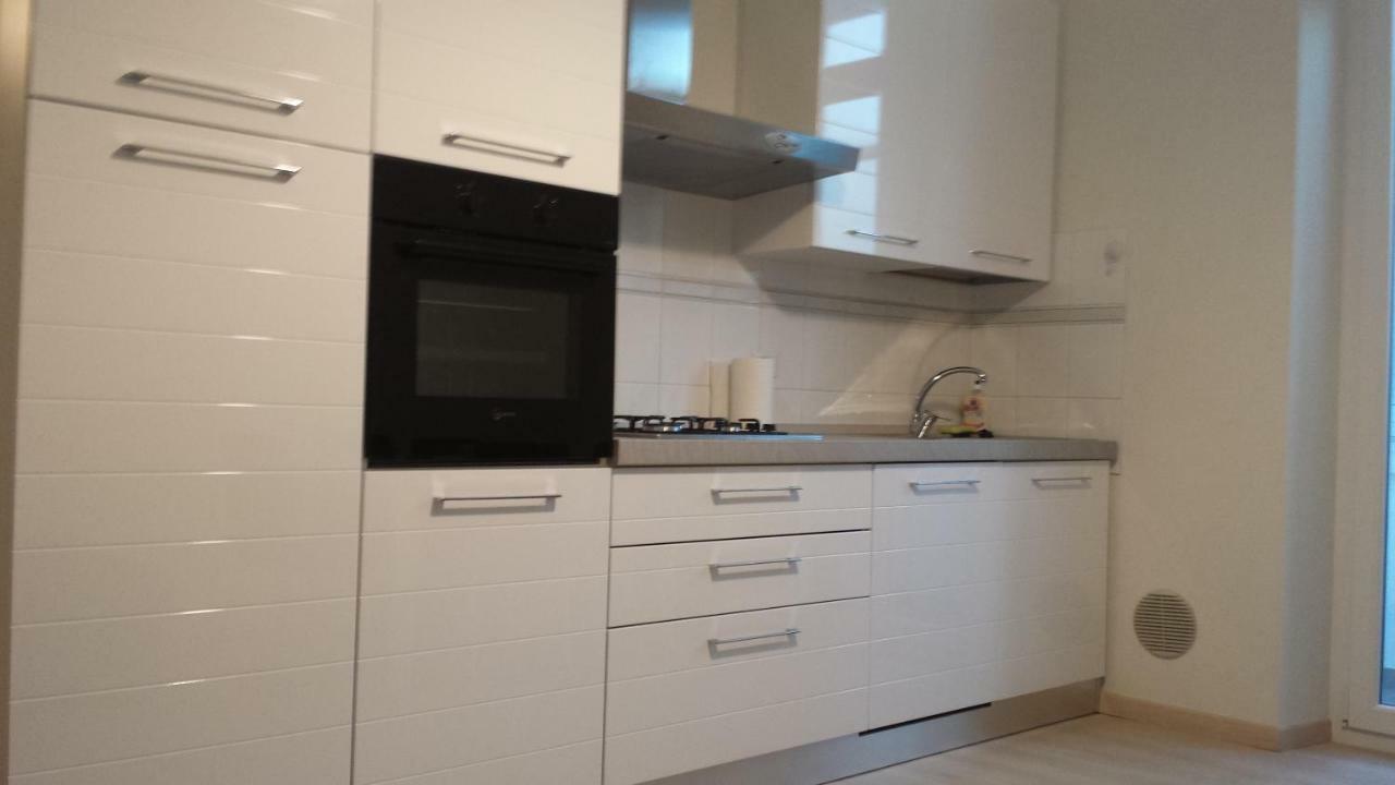 Residenza Lux Fronte Mare Appartement Vado Ligure Buitenkant foto