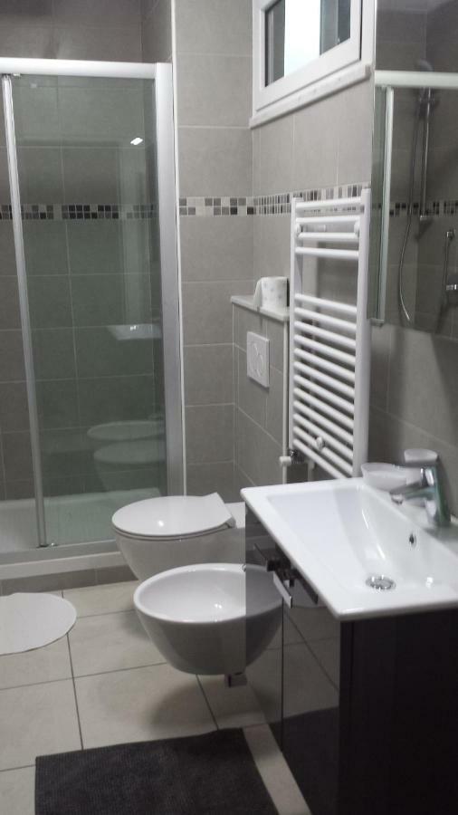 Residenza Lux Fronte Mare Appartement Vado Ligure Buitenkant foto