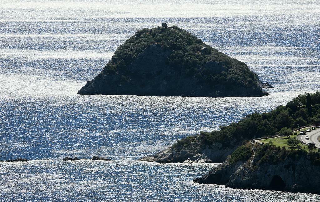 Residenza Lux Fronte Mare Appartement Vado Ligure Buitenkant foto