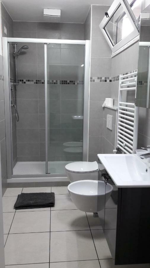 Residenza Lux Fronte Mare Appartement Vado Ligure Buitenkant foto