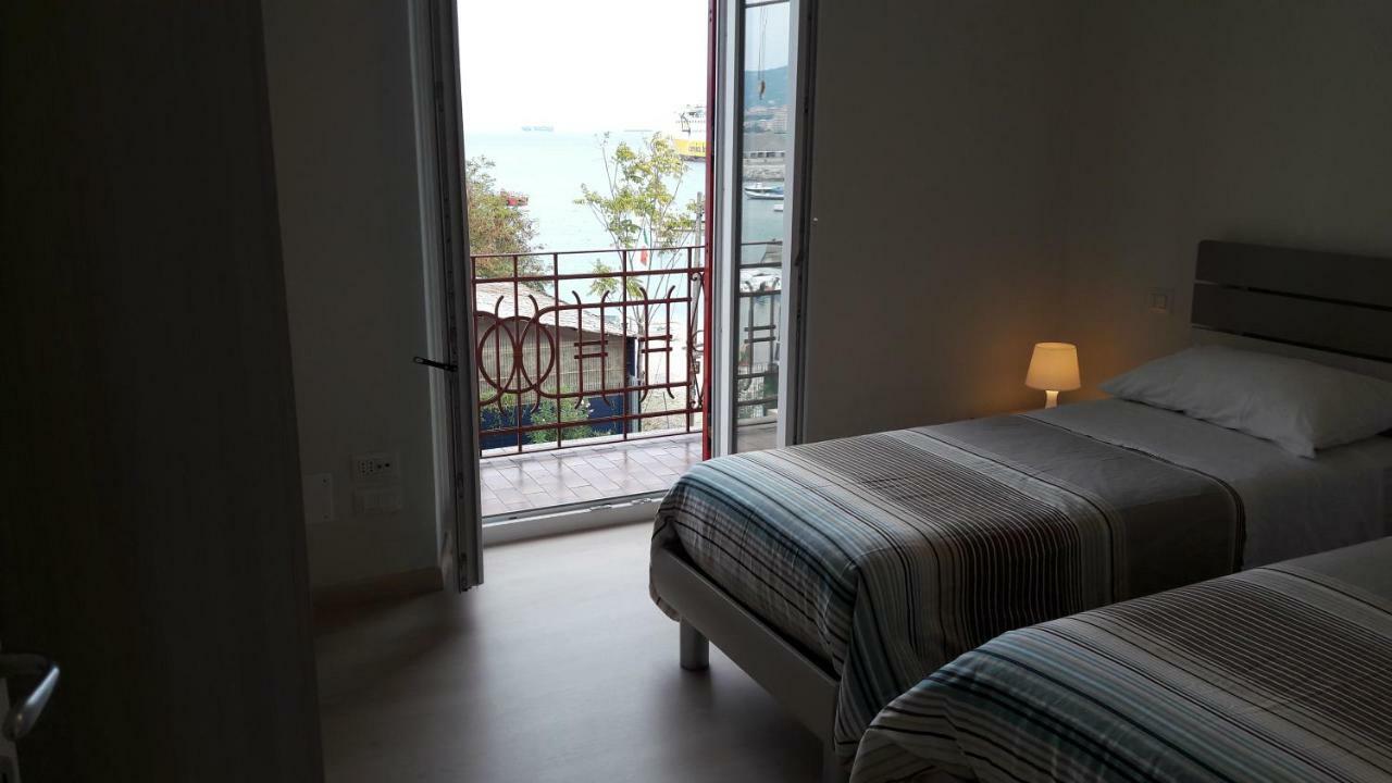 Residenza Lux Fronte Mare Appartement Vado Ligure Buitenkant foto